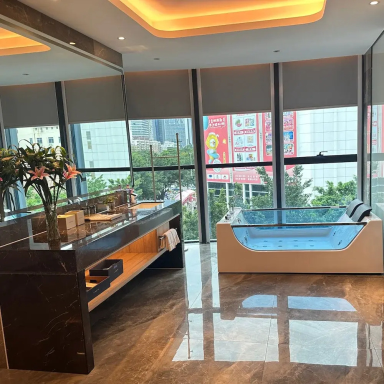 Shenzhen Naive S Hotel (Xili Metro Station Store)