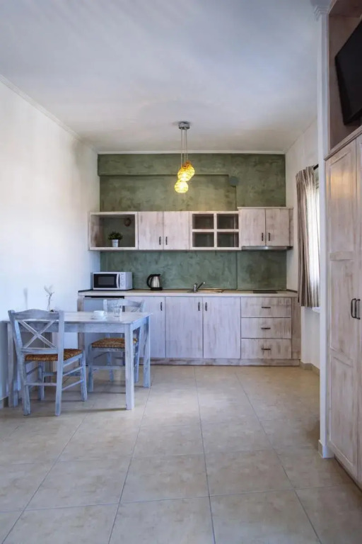 Aelia Apartments & Suites