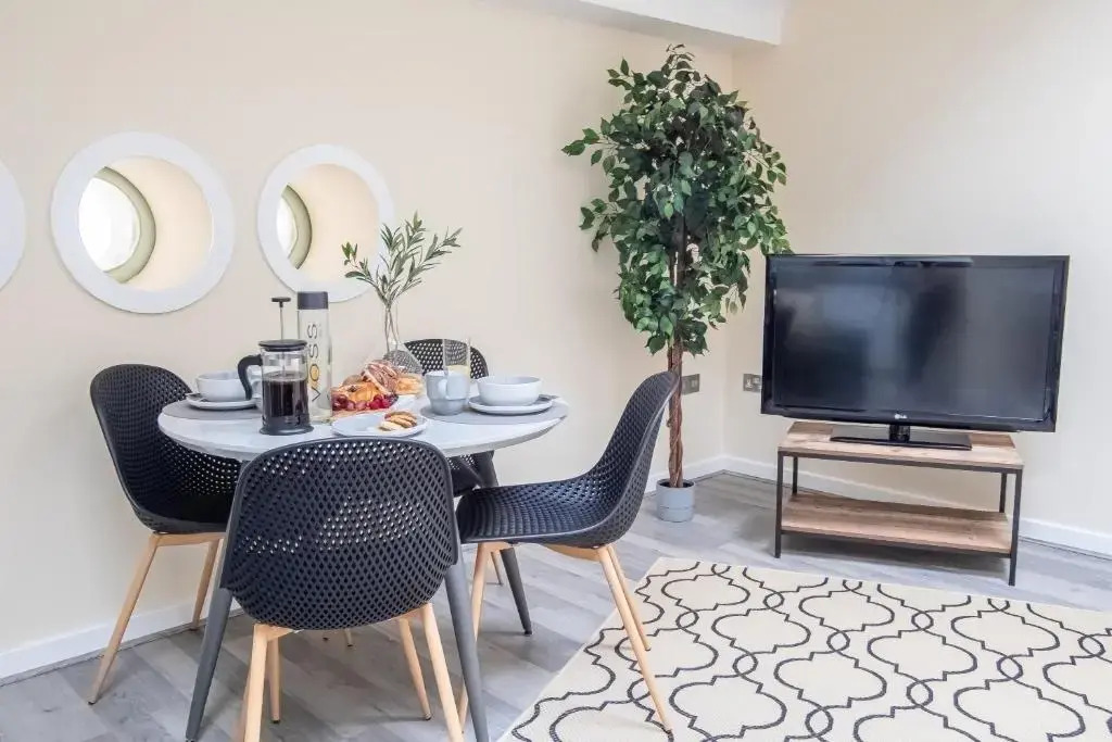 Luxe Apartments Near Albert Docks - 3 Graces - Liverpool One - Business, Contract & Corporate Ready