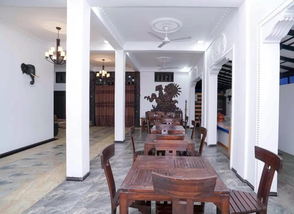 Shirantha Hotel