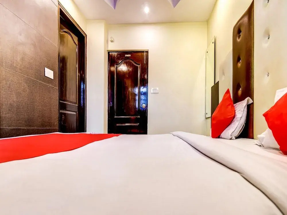 OYO 2064 Hotel The Spot