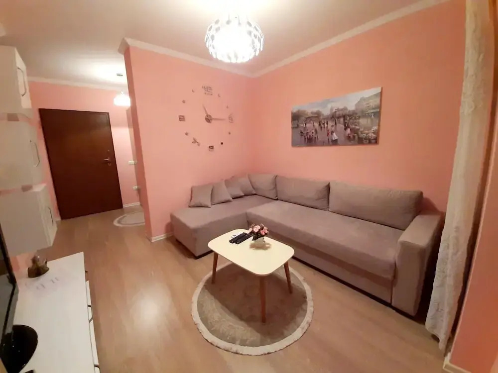 Apartment With one Bedroom in Tiranë, With Balcony and Wifi