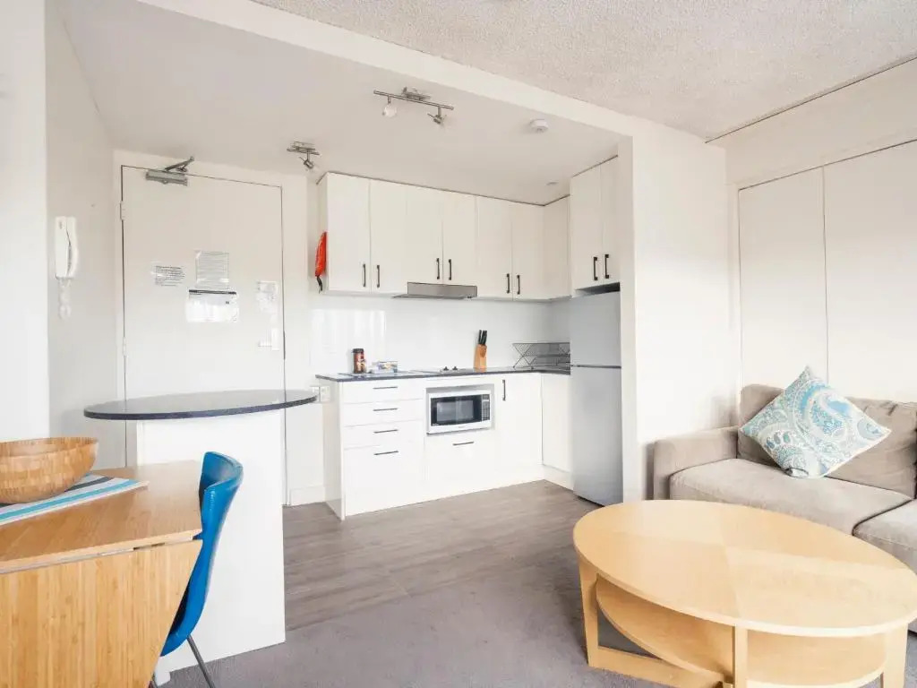 1BR Studio near the Beach with Rooftop Pool