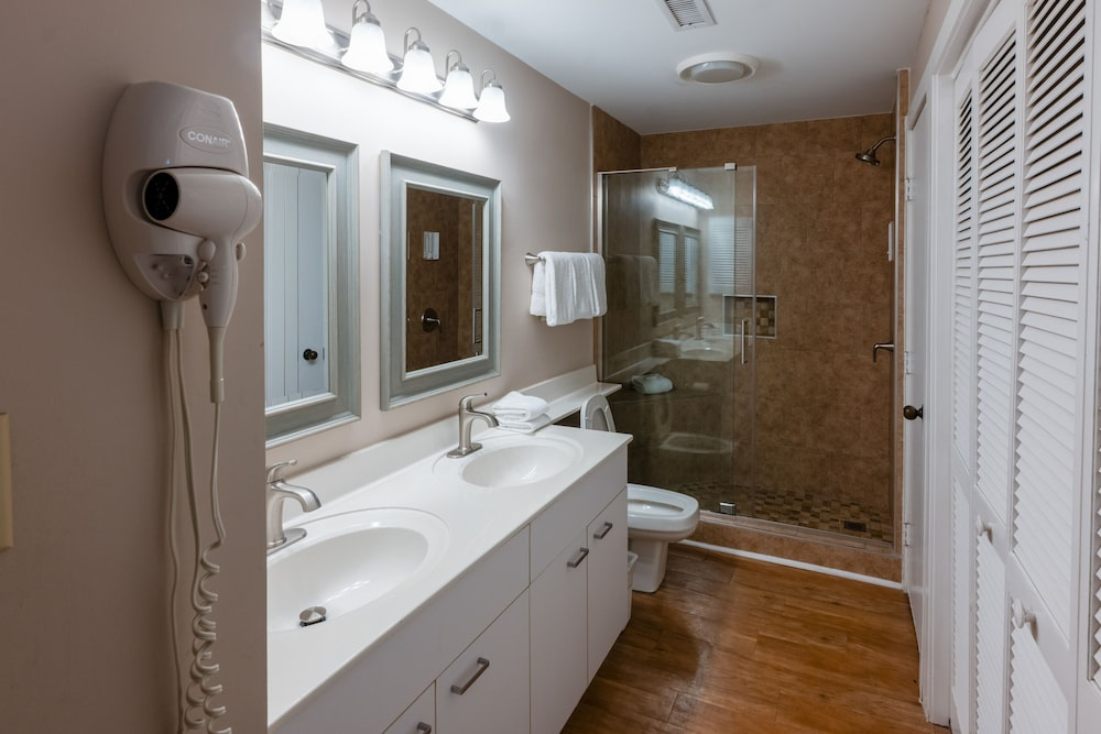 Windermere Coastal Retreat 7c 2 Bedroom Condo