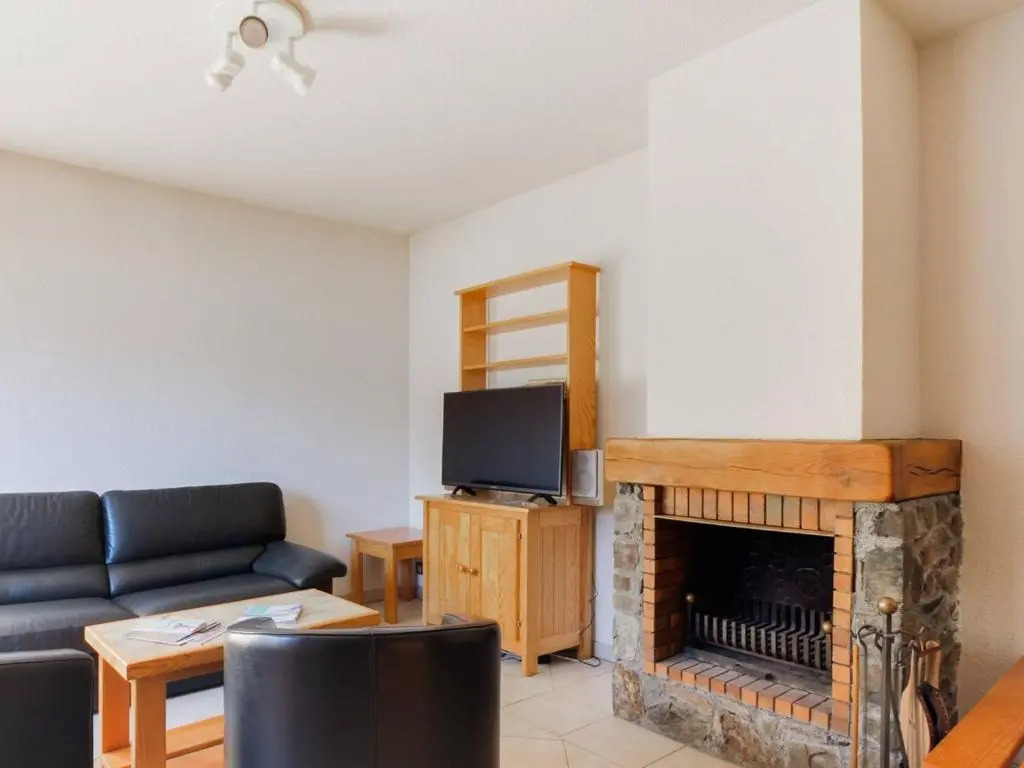 Appartement Esquièze-Sère, 3 pièces, 4 personnes - FR-1-402-82
