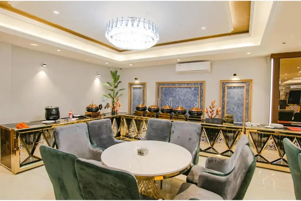 Fabhotel Prime Royal Inn Suites