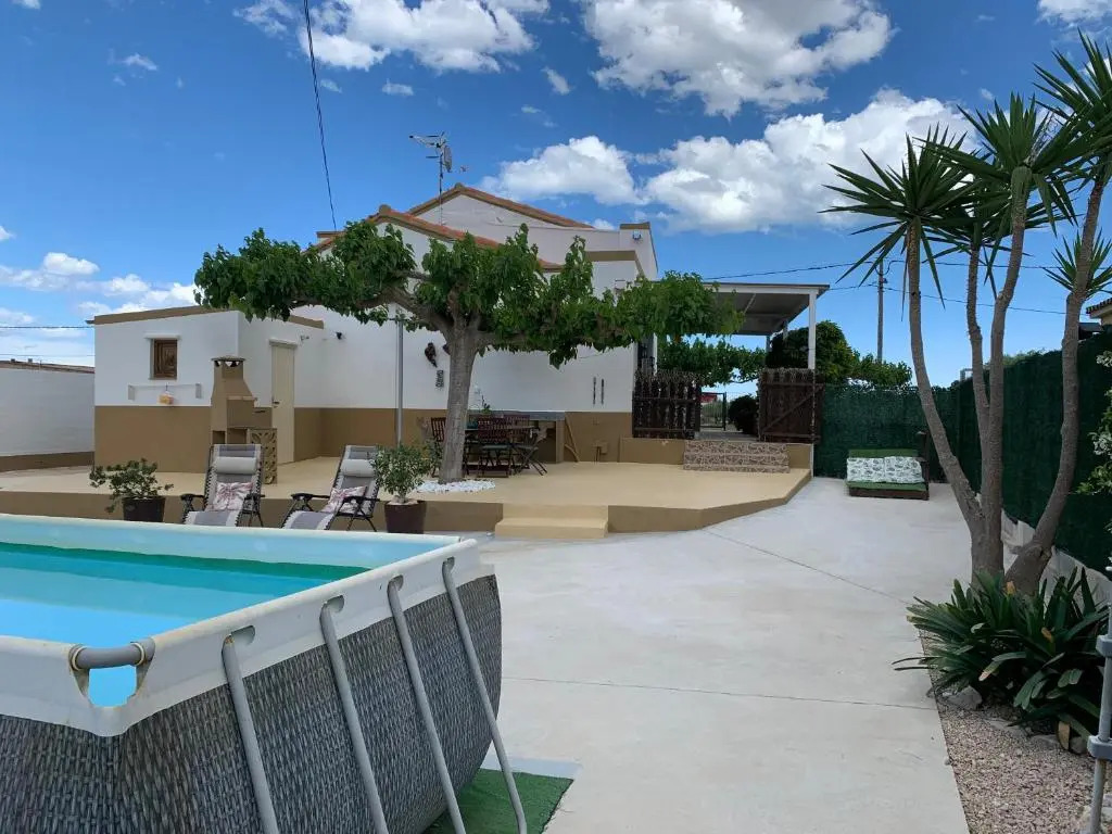 Casa Enric , con zona infantil, piscina y parking privado