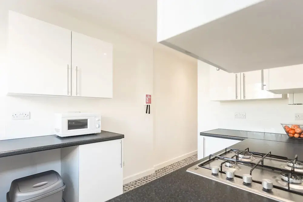 4 BR Townhouse, 10 Minutes From City Centre