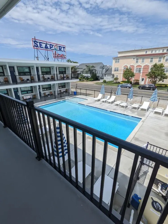 Seaport Inn