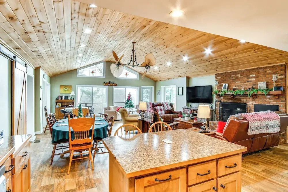 Pool & Golf Club! Riverfront Retreat in Newland