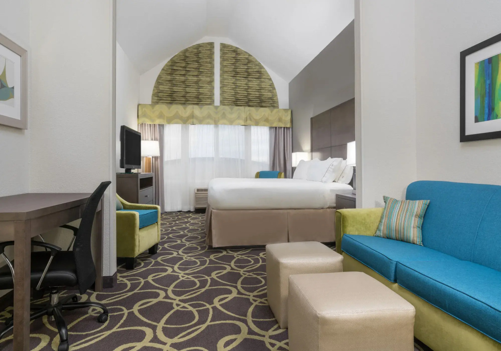 Holiday Inn Express Hotel & Suites Ames by IHG