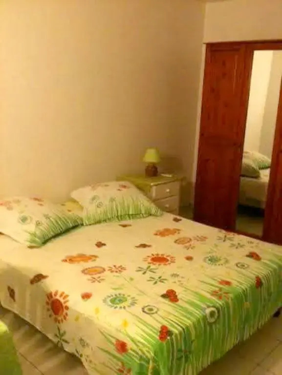 Appartement de 4 chambres avec piscine partagee jardin clos et wifi a Le Gosier a 5 km de la plage