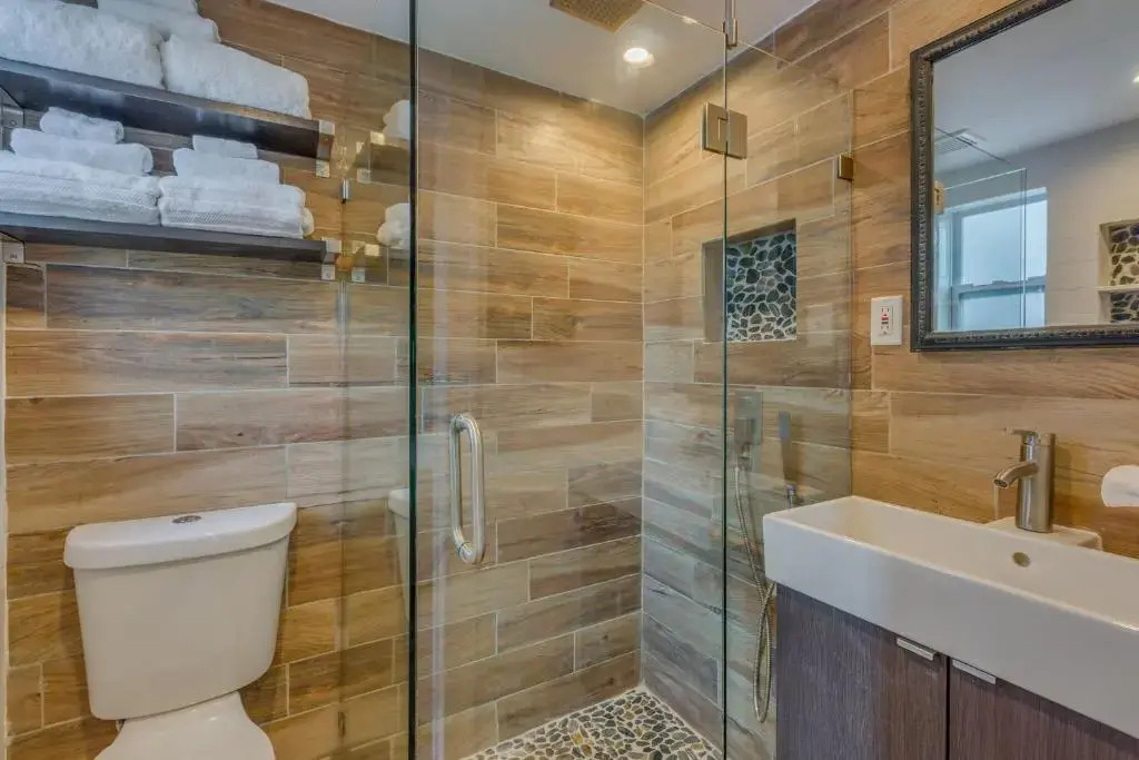 Five Palms Suite 104 - Daily - Weekly - Monthly