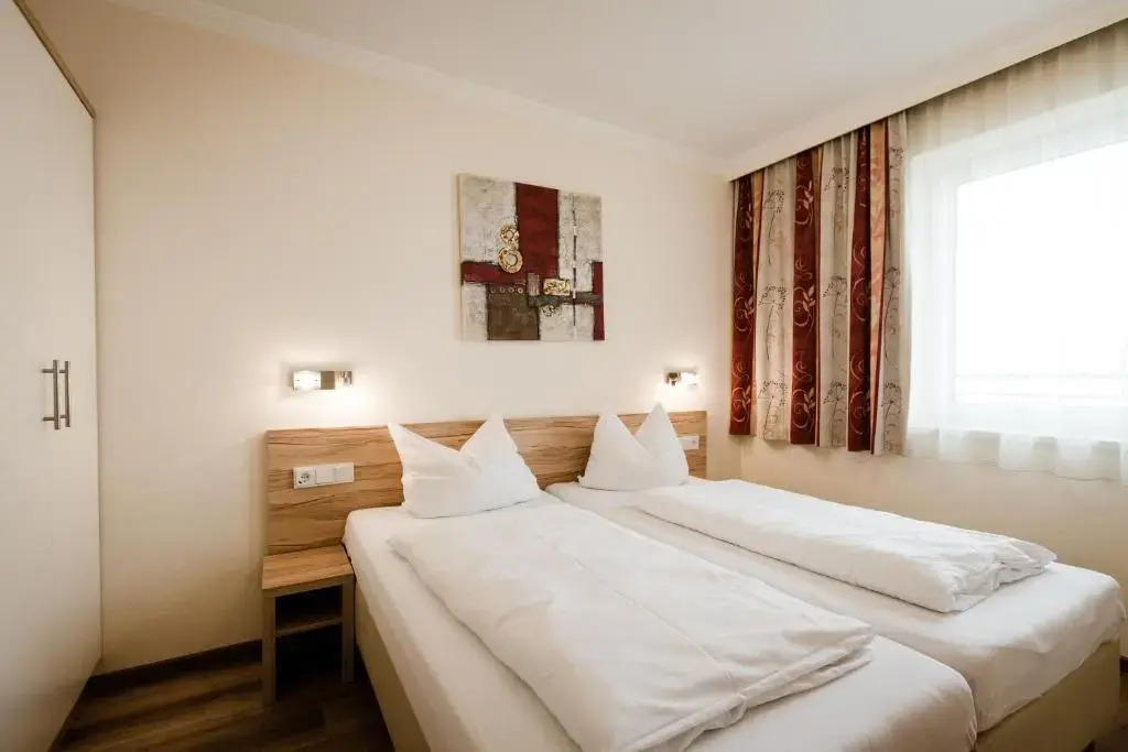 Aparthotel Dorfplatzl Garni Apartments & B&B