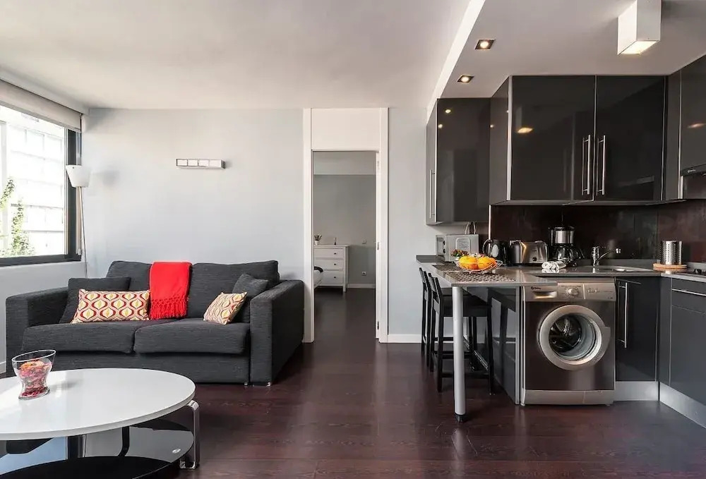 Roomspace Plaza Castilla Apartments