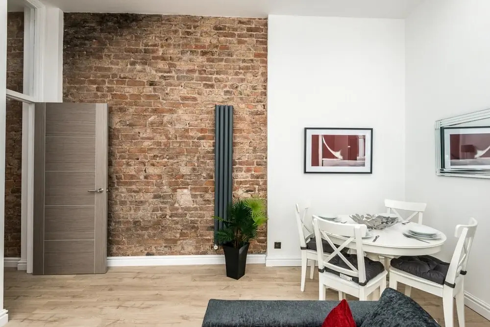 Spacious City Centre 2-Bedroom Apartment by StaySavvy Accommodation