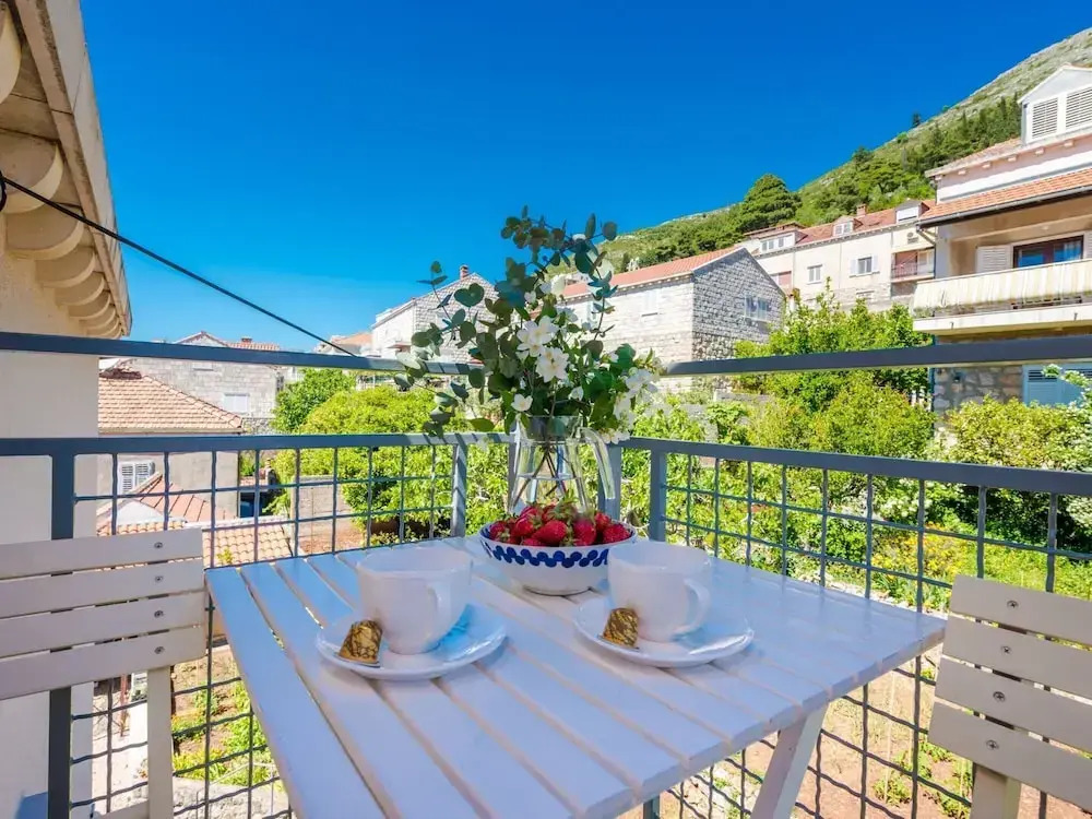Apartments Franka - One Bedroom Apartment With Terrace and Garden View