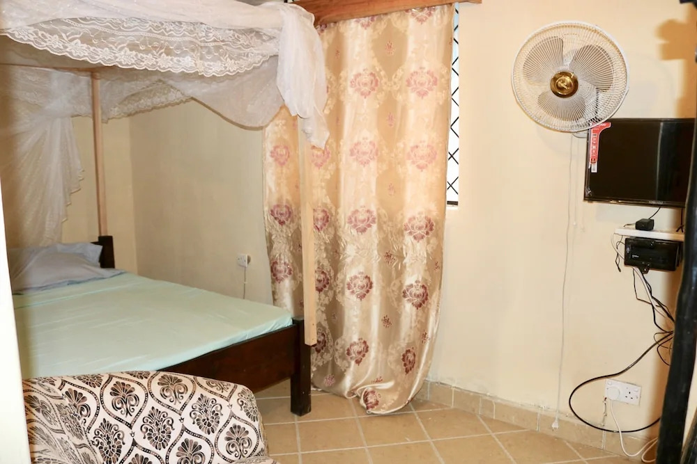 Room in Villa - A Wonderful Beach Property in Diani Beach Kenya, Dream Holiday Place