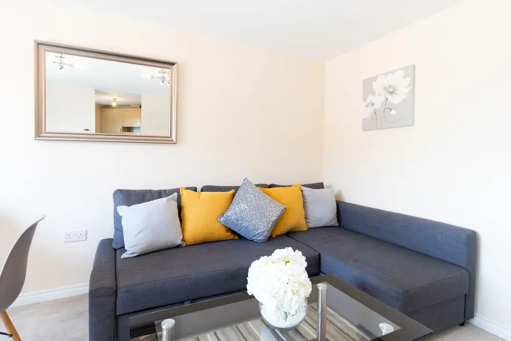 Velvet 2-bed apartment Stewart Place - Ware