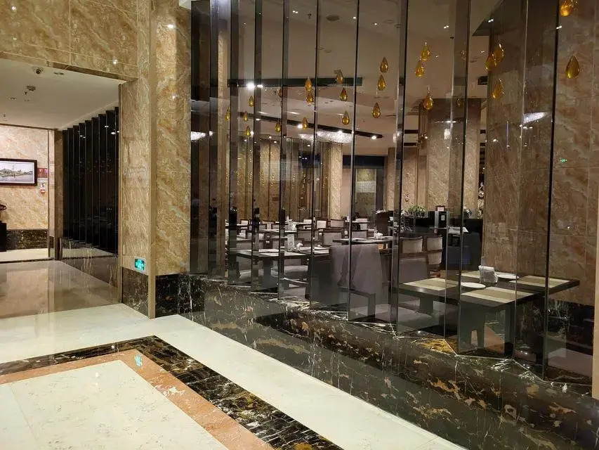 River & Holiday Rezen Hotel Pengshui
