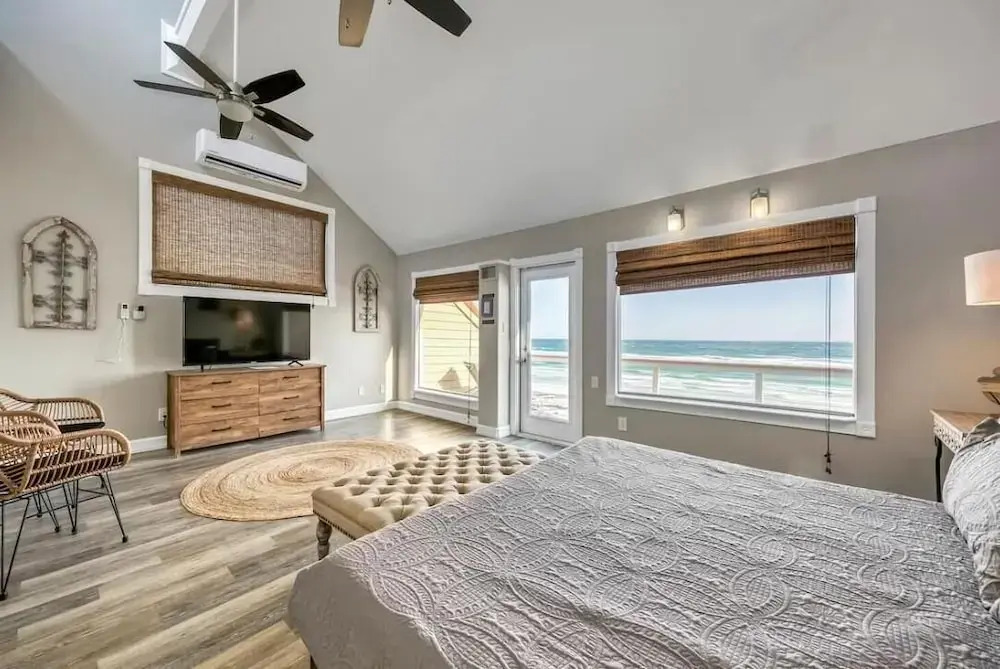 Green Reef #6- Beachfront Bliss