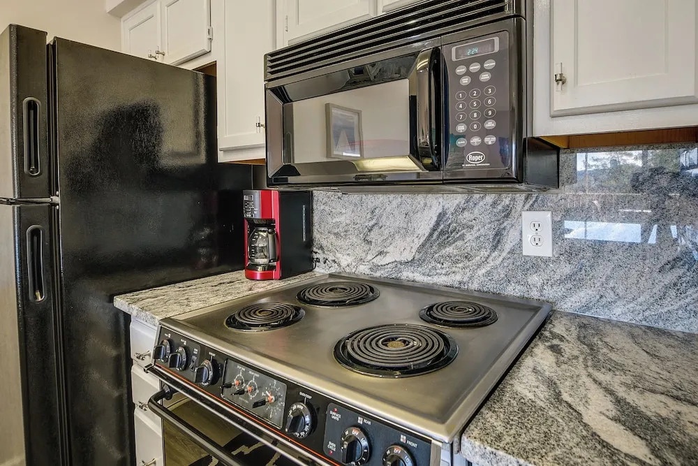Little River Condo With Balcony & Pool Access!