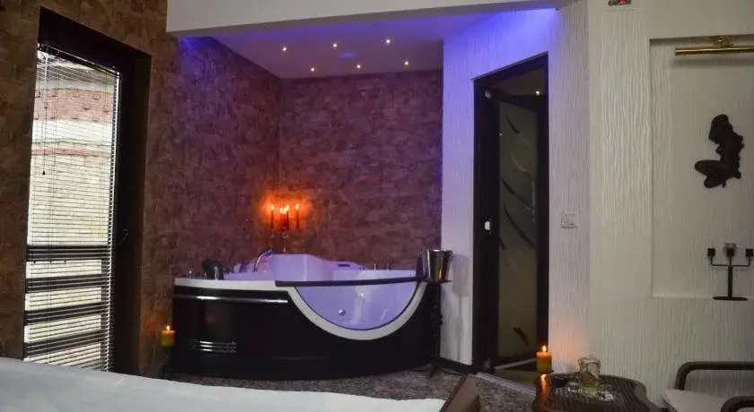 Pension Casa Wenge - Jacuzzi Room