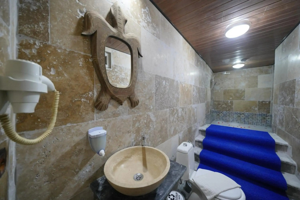 View Cave Hotel