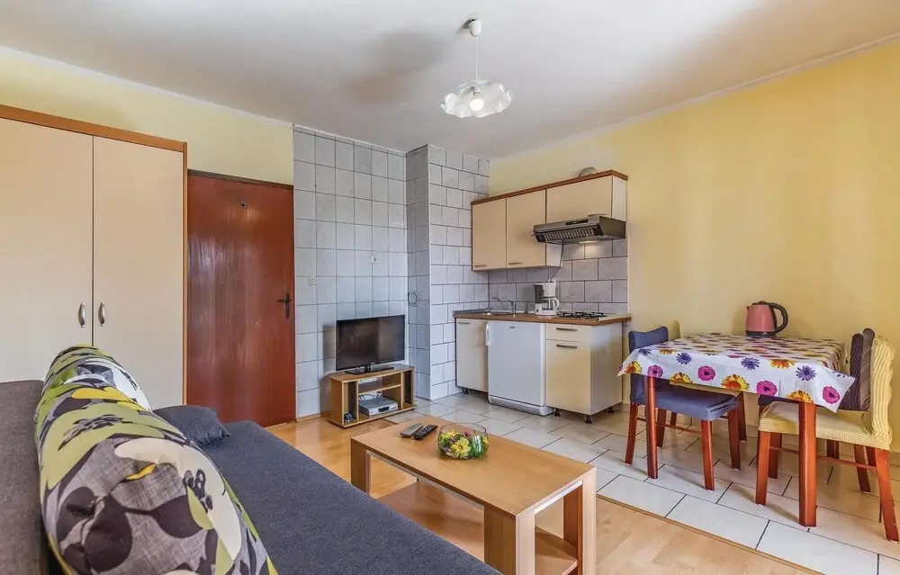Beautiful Home in Medulin With Wifi and 1 Bedrooms
