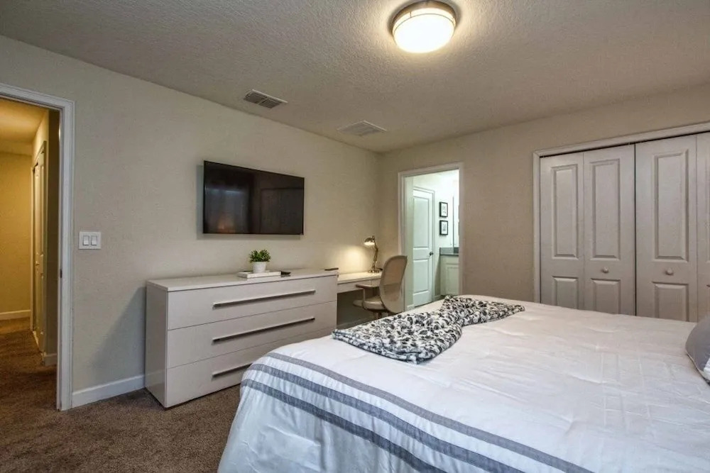 Modern Decor, Waterview W/splashpool, Bbq-1636str 4 Bedroom Townhouse by RedAwning