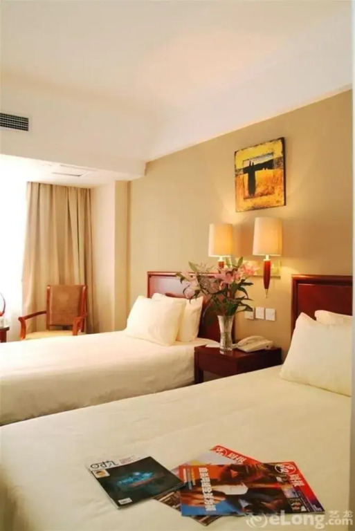 Yiting 6+e Hotel (Pudong Avenue)