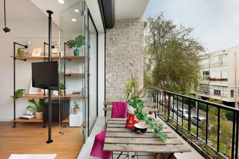 London in Tel Aviv - stay at my place