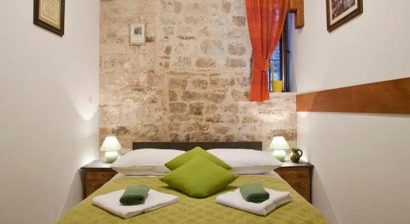 Borna and Franko Rooms Split city centre