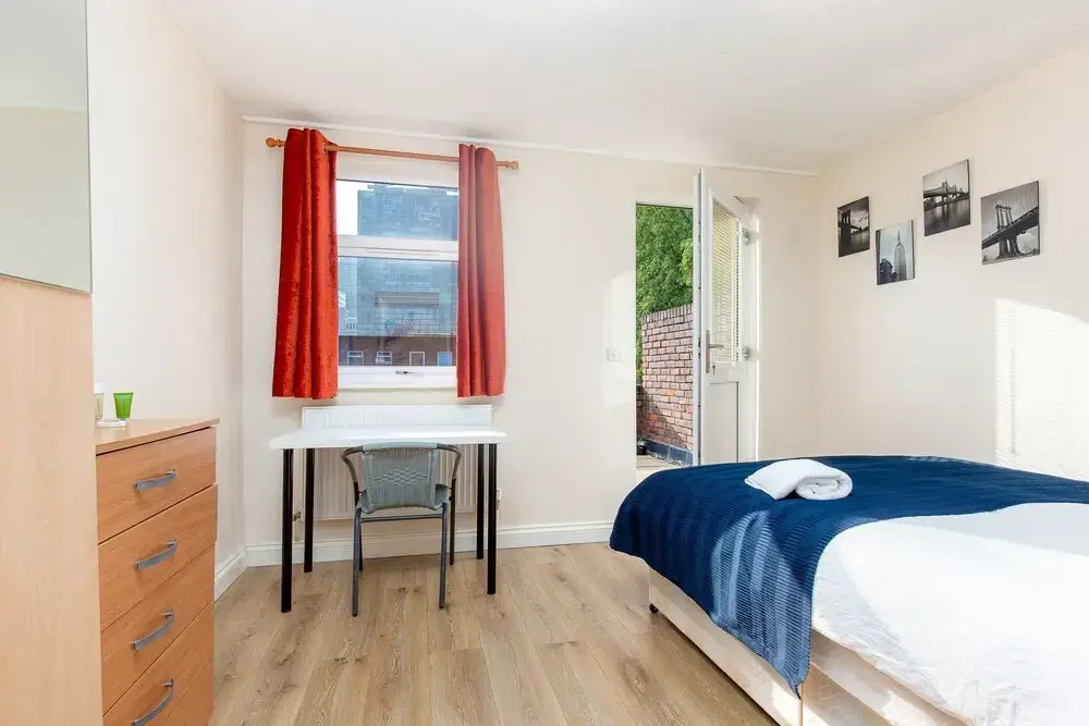 Saltwell Street - Deluxe Guest Room 4