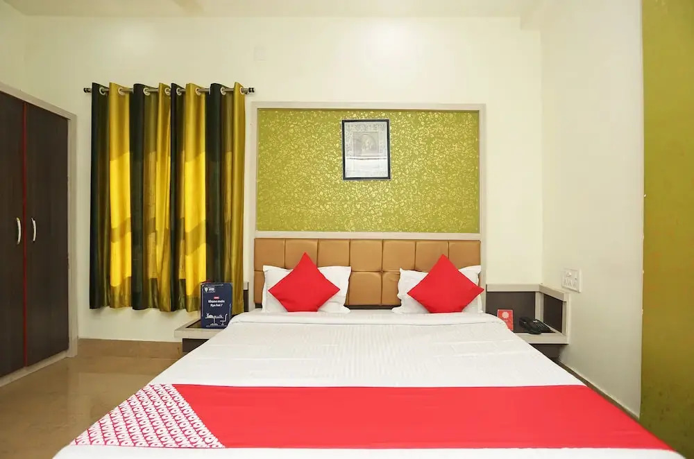 Oyo 23395 Hotel Taj & Restaurant