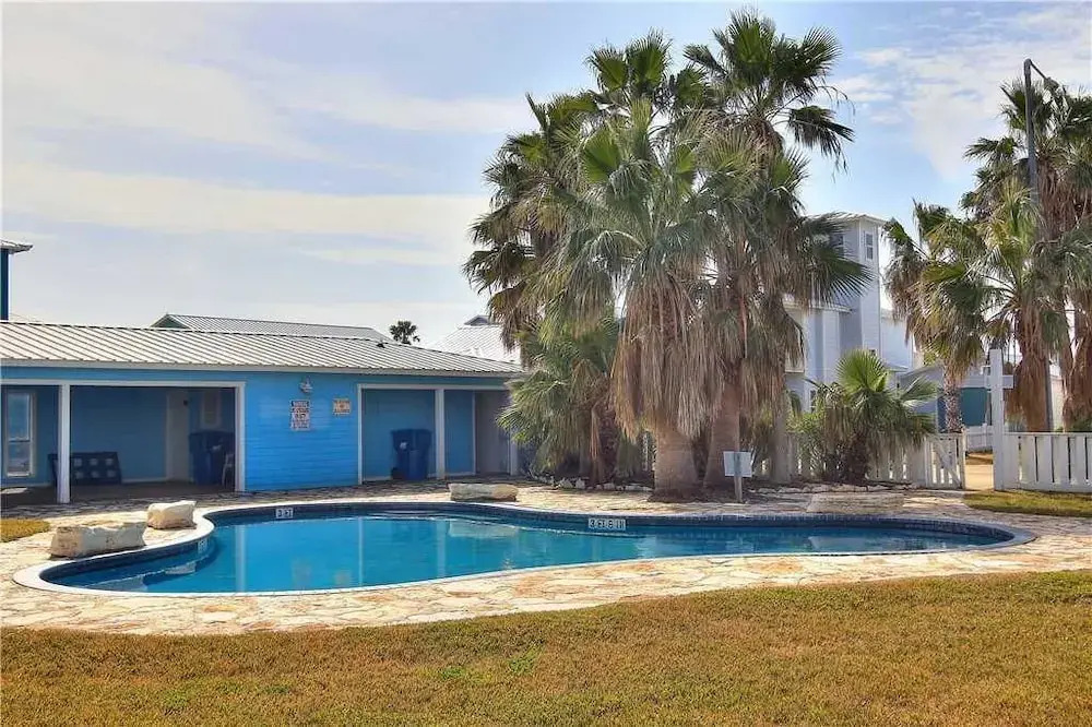 Beach Side - 5 Br Home