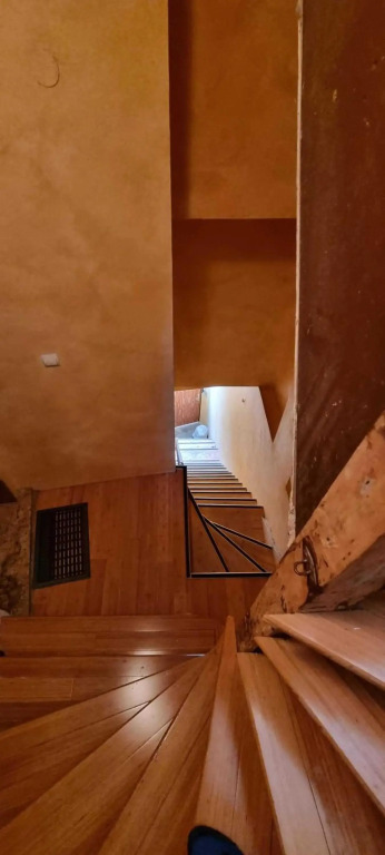 1BD Apartment with a Cute Balcony in Kapana