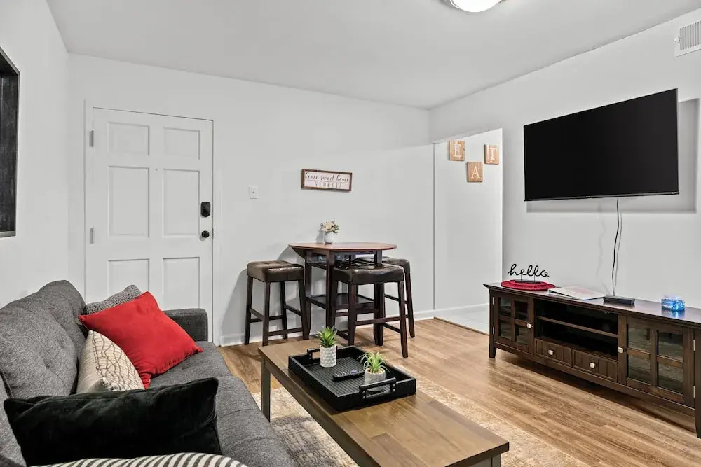Classic City Getaway at Stadium Village