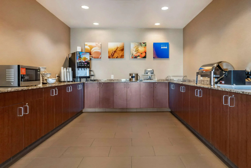 Comfort Suites Airport-University