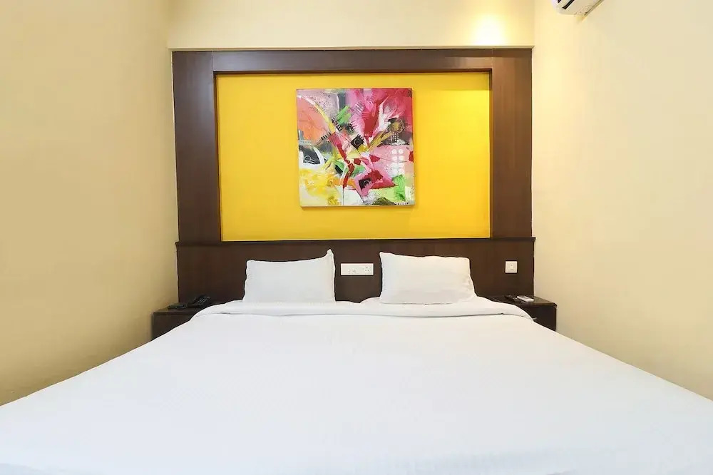 Fabhotel Elite Inn