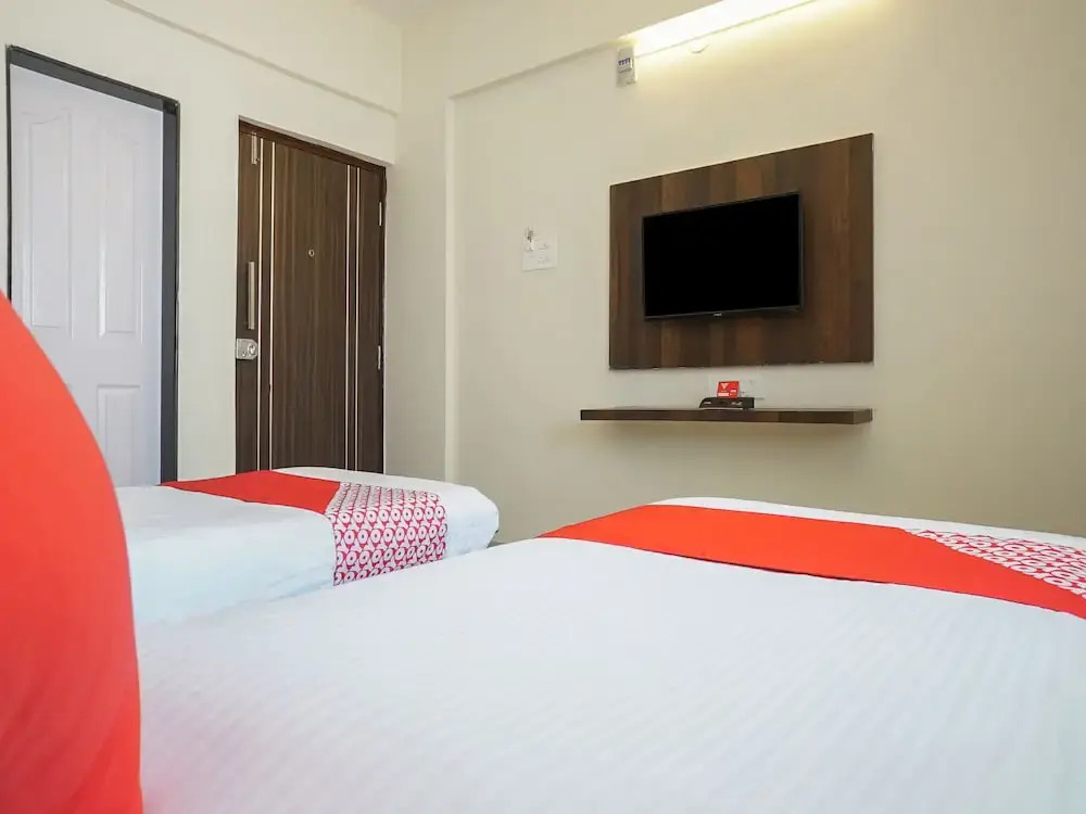 Hotel Twin Tower 2 By OYO Rooms