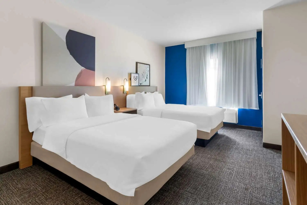 Spark by Hilton Pearland (H)