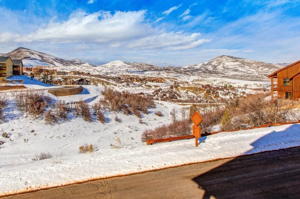 3br W/ Balconies, Hot Tub & Views - Near Gondola 3 Bedroom Townhouse