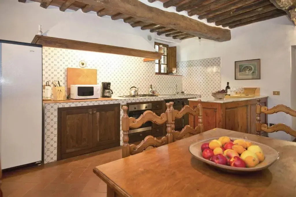 Pozza di Volpaia by Salogi Villas