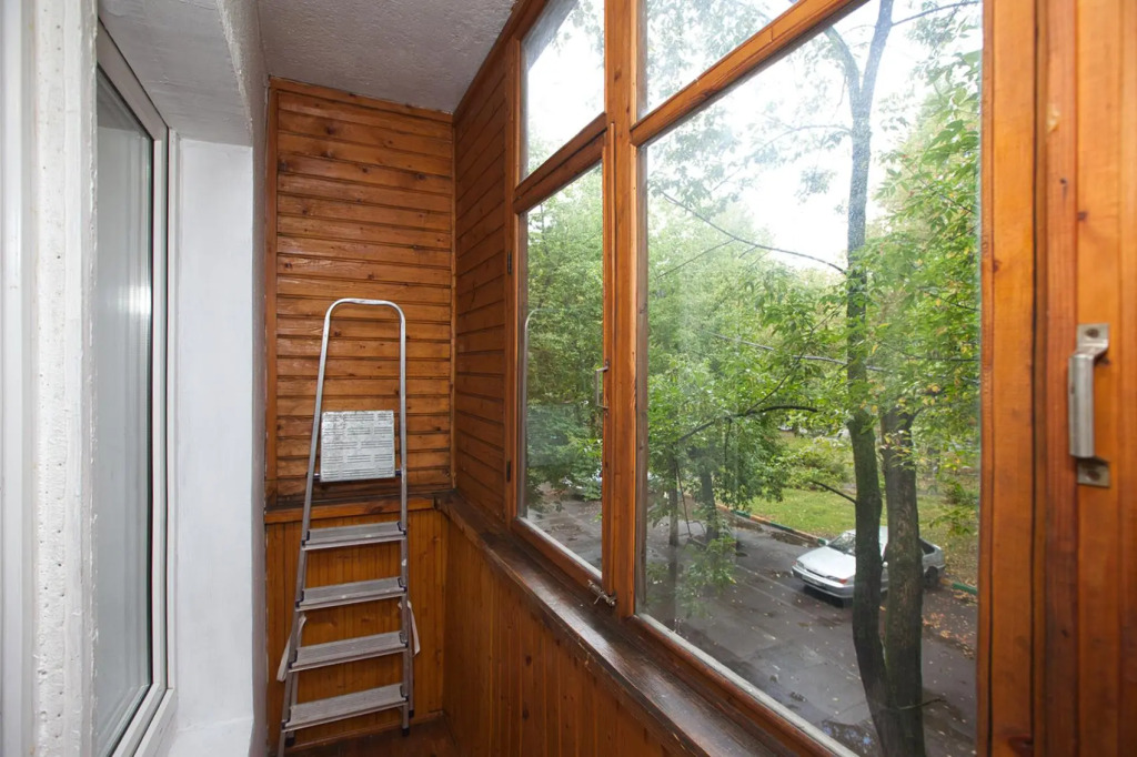 RIVA Wood Style Apartment