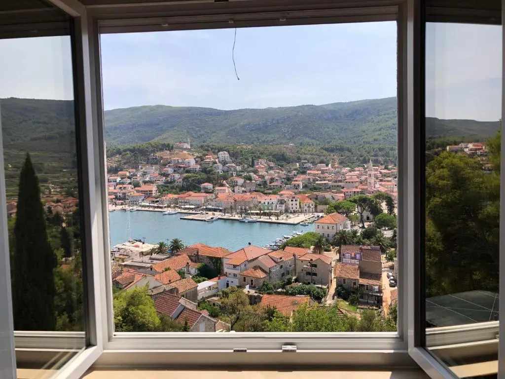 BellaVista Jelsa 2+2