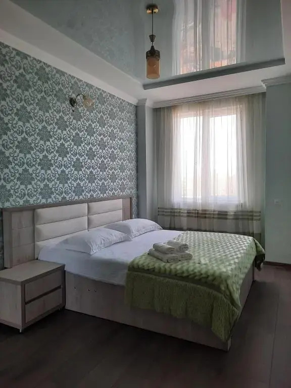 Apartment 32