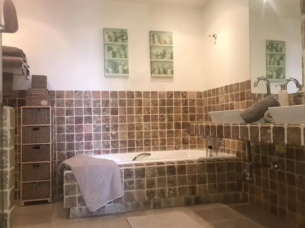 Apartment with Sea Views and Own Garden