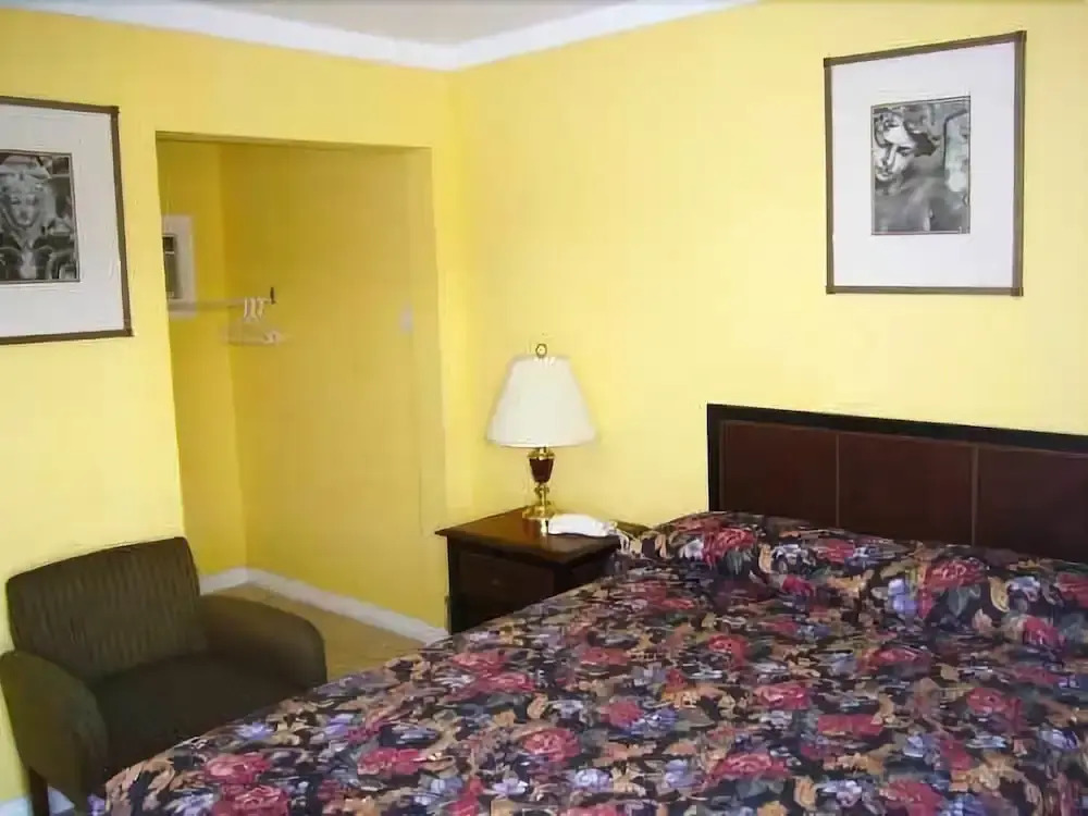 Eastcourt Motel