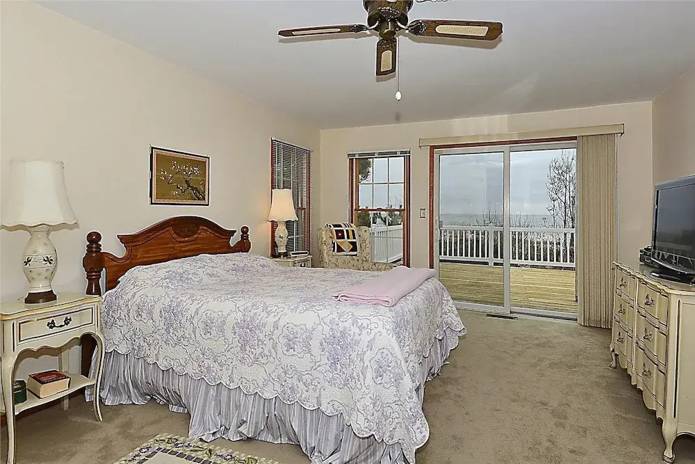Gulls Nest 30079 Surfside 33 by Long & Foster